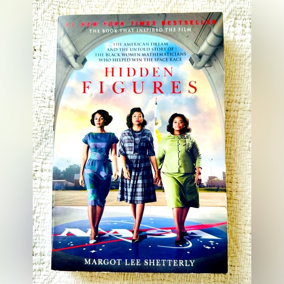 🔥4 for $20🔥📖💛Hidden Figures by Margot Lee Shetterly💛📖 - Picture 1 of 6